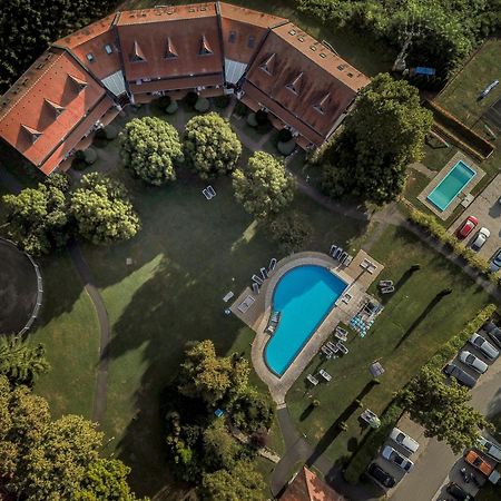 Abbazia Country Club Hotel Nemesnep Bagian luar foto