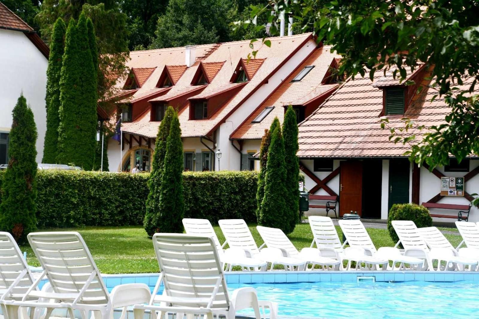 Abbazia Country Club Hotel Nemesnep Bagian luar foto