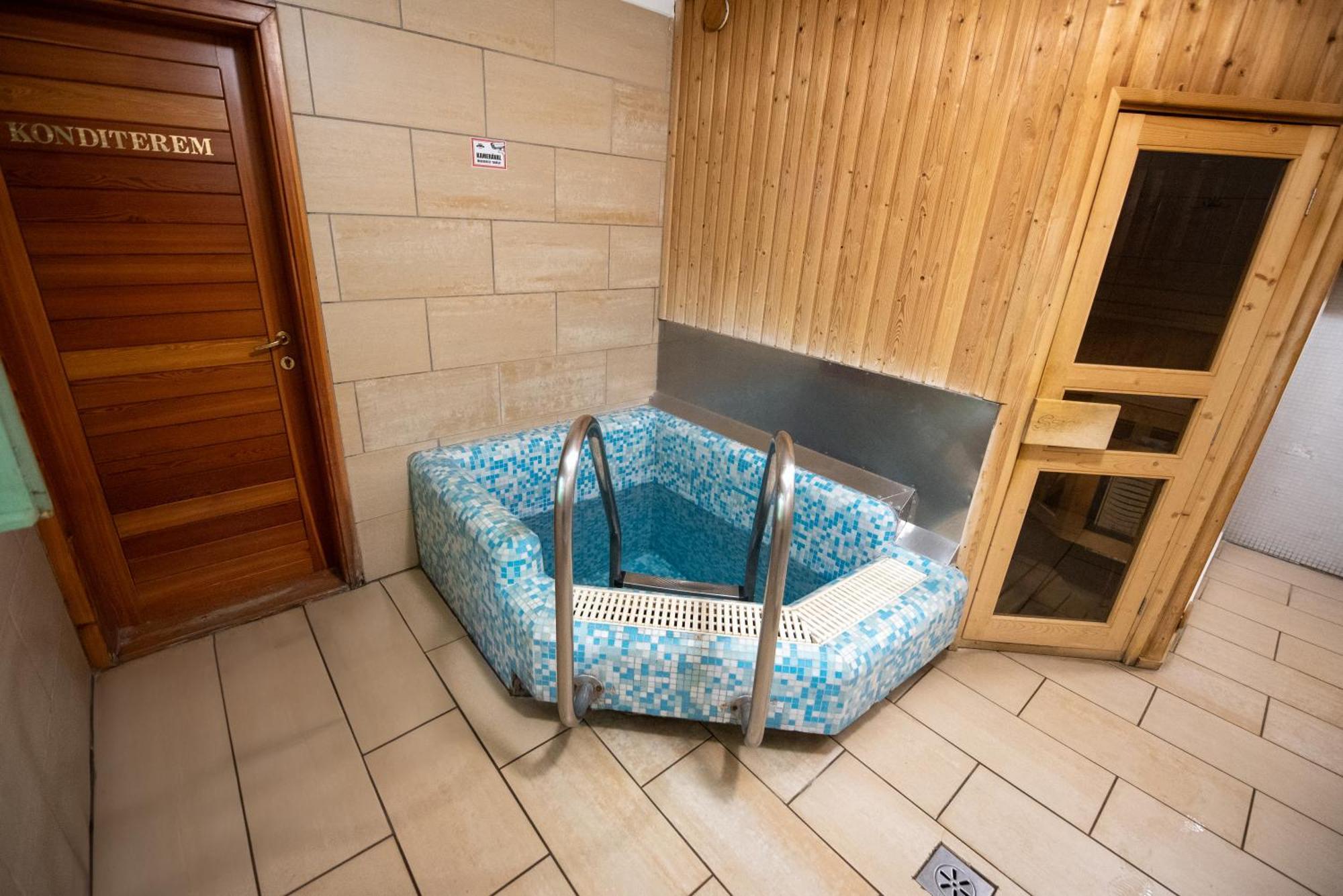 Abbazia Country Club Hotel Nemesnep Bagian luar foto