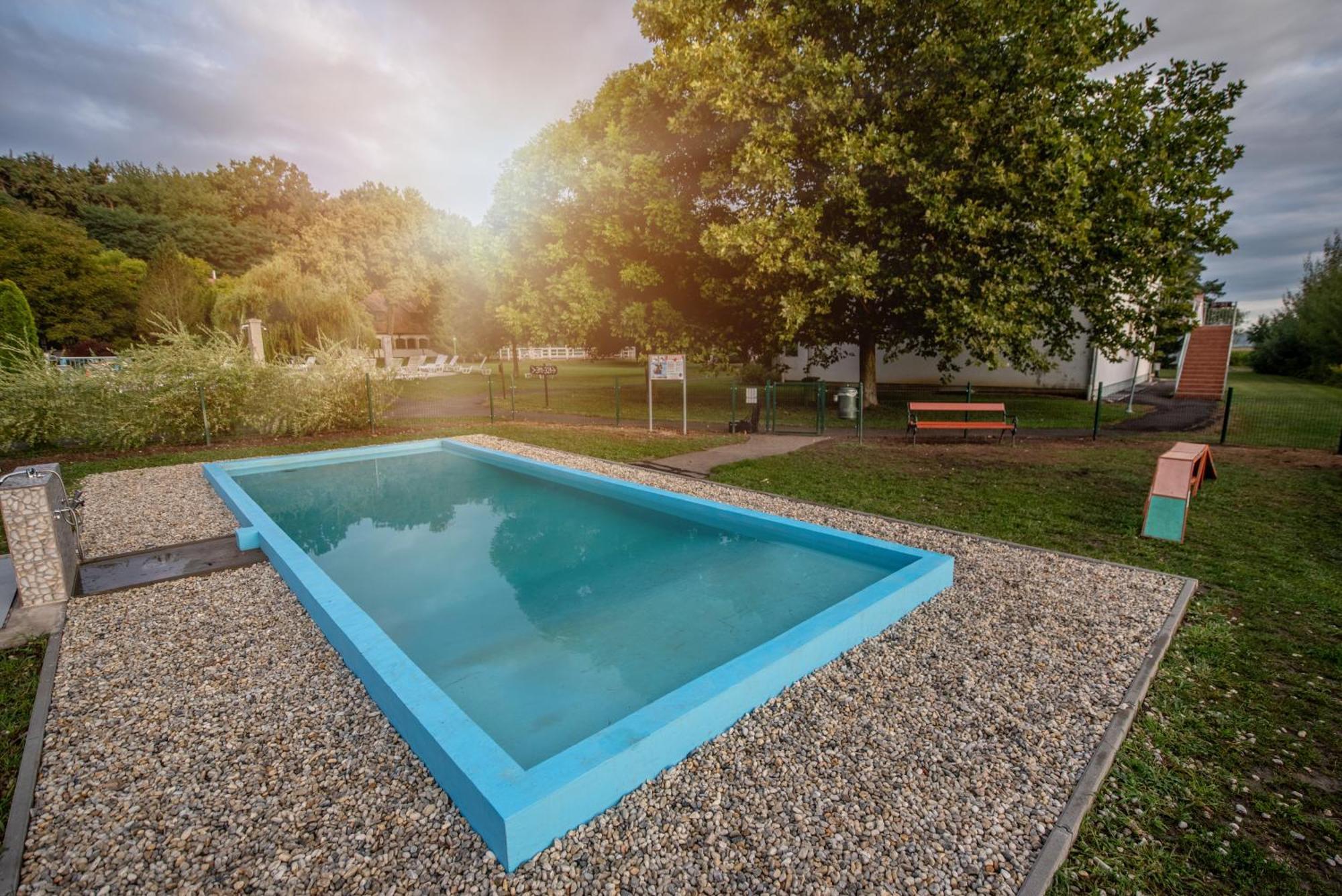 Abbazia Country Club Hotel Nemesnep Bagian luar foto