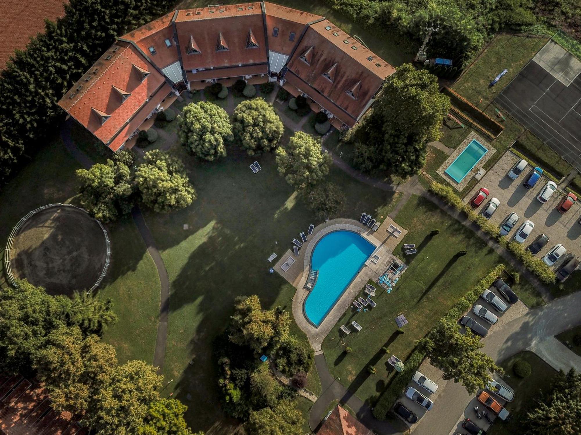Abbazia Country Club Hotel Nemesnep Bagian luar foto