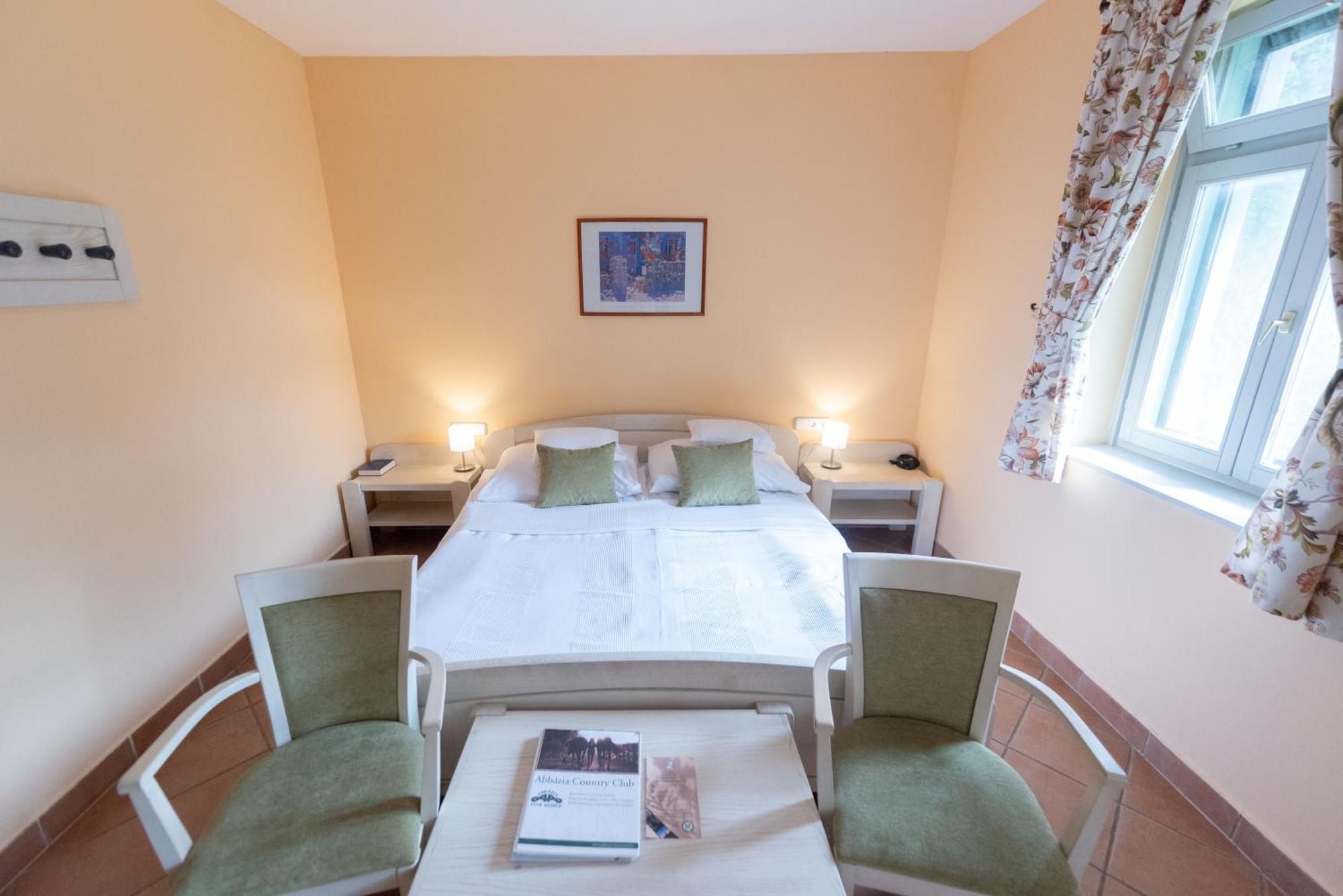 Abbazia Country Club Hotel Nemesnep Bagian luar foto