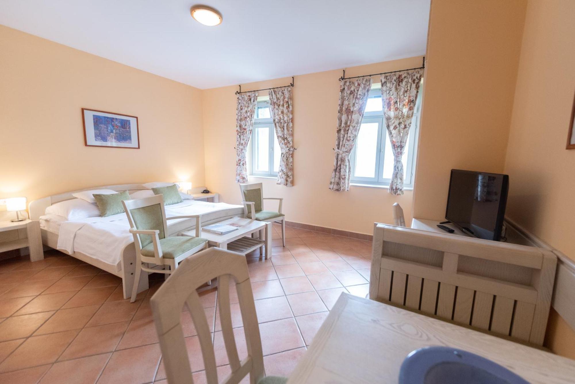 Abbazia Country Club Hotel Nemesnep Bagian luar foto