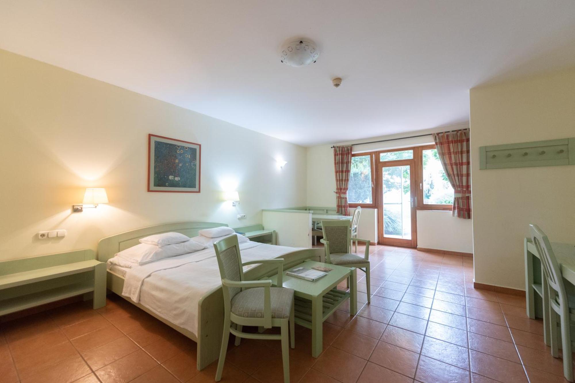 Abbazia Country Club Hotel Nemesnep Bagian luar foto