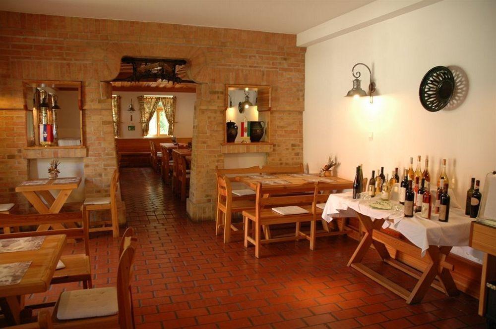 Abbazia Country Club Hotel Nemesnep Bagian luar foto